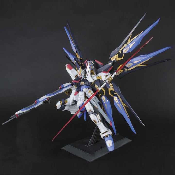 GUNDAM - PG 1/60 Strike Freedom