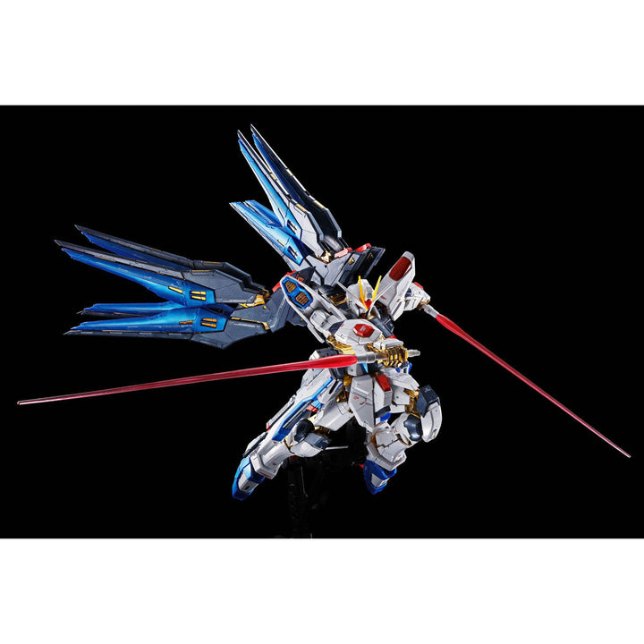 GUNDAM - P-Bandai - RG 1/144 Strike Freedom Gundam [TITANIUM FINISH]