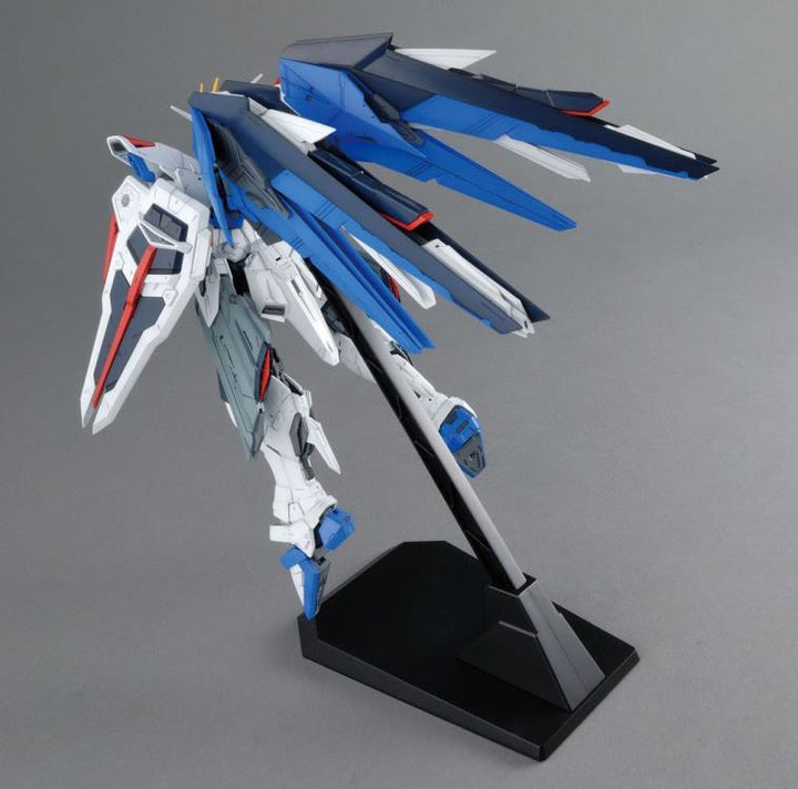 GUNDAM - MG 1/100 Freedom Gundam Ver.2.0