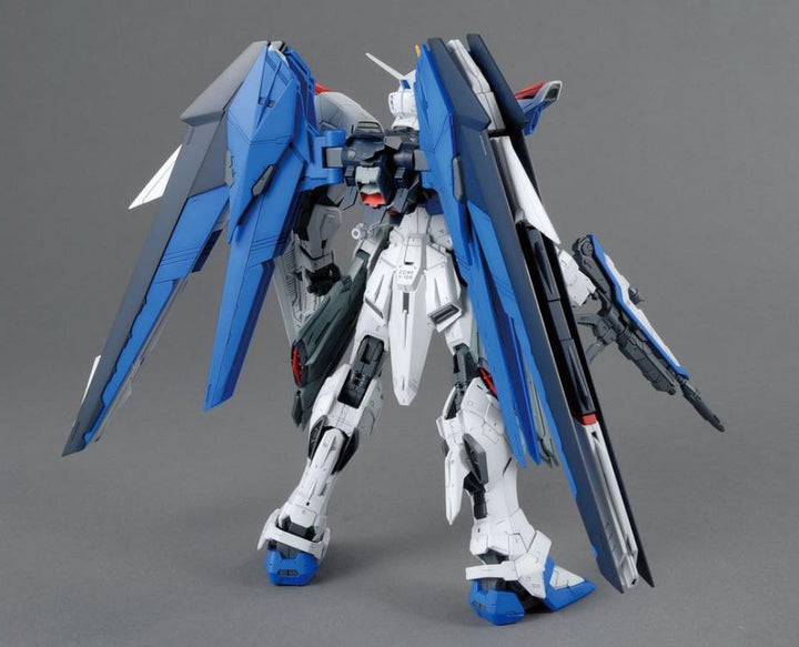 GUNDAM - MG 1/100 Freedom Gundam Ver.2.0