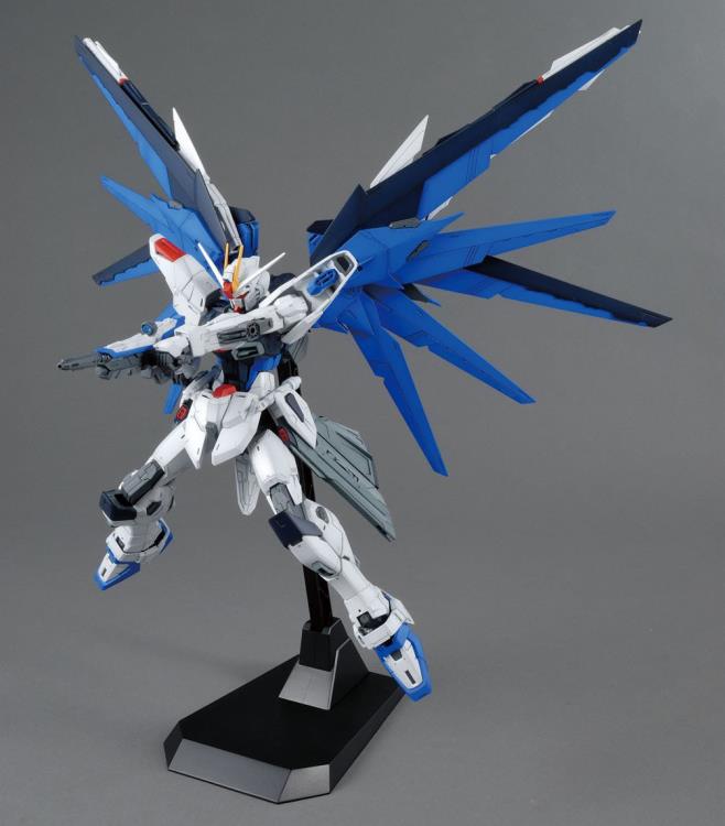 GUNDAM - MG 1/100 Freedom Gundam Ver.2.0